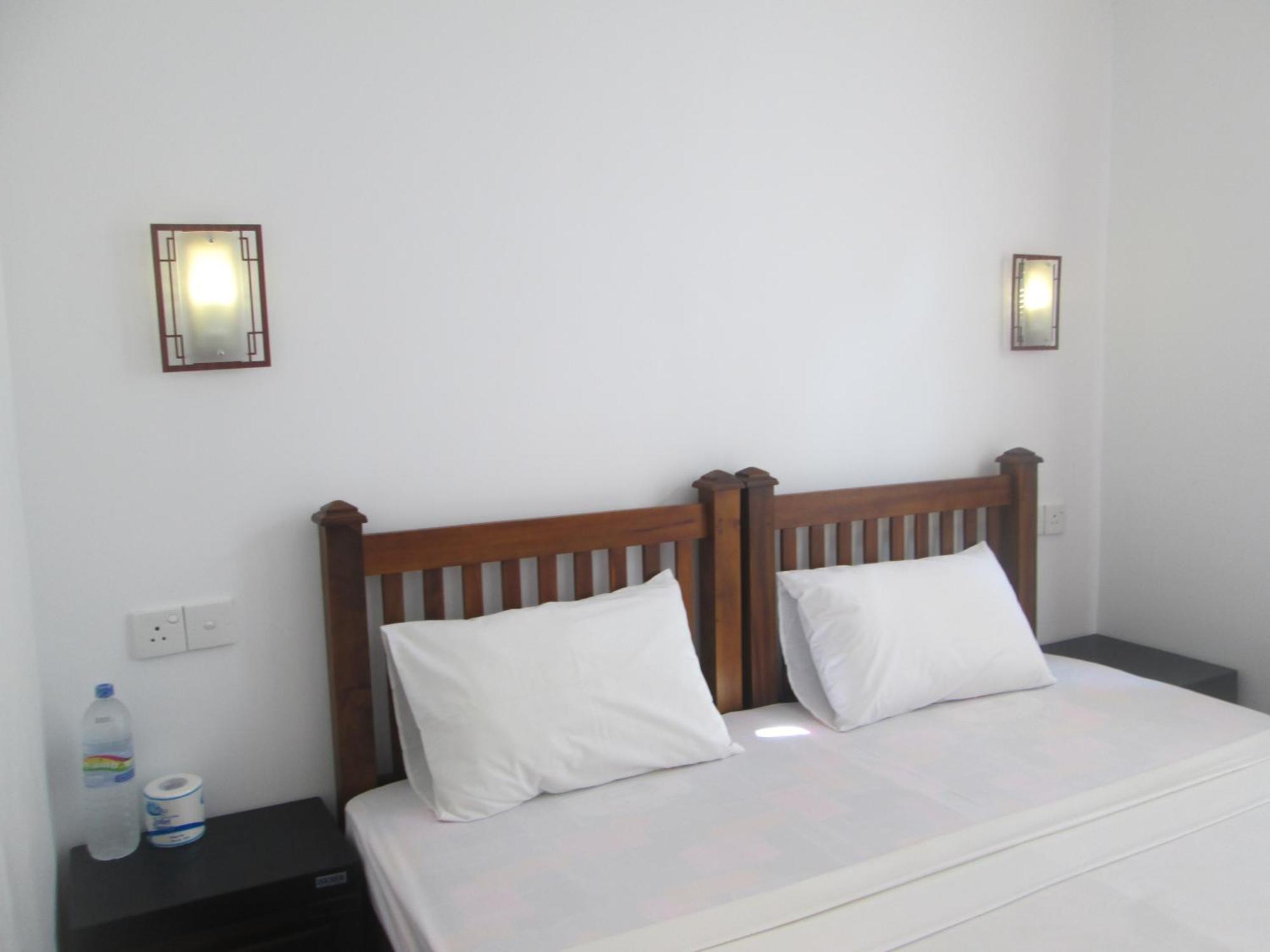 Bay Reach Home Stay Weligama Ngoại thất bức ảnh