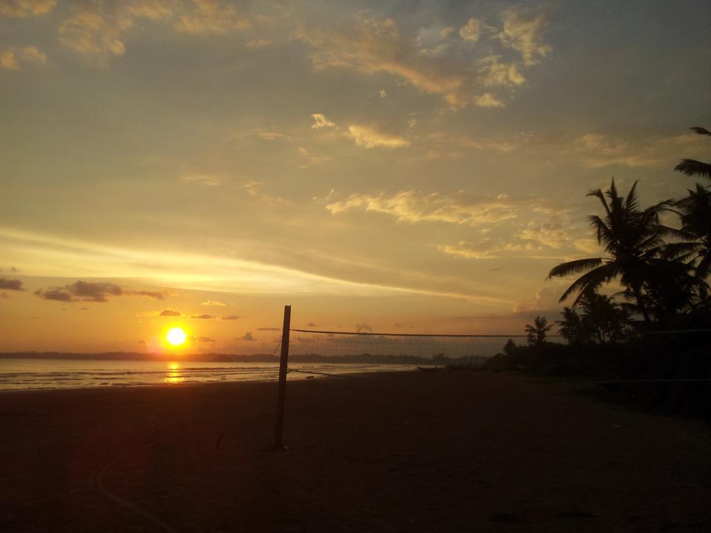 Bay Reach Home Stay Weligama Ngoại thất bức ảnh
